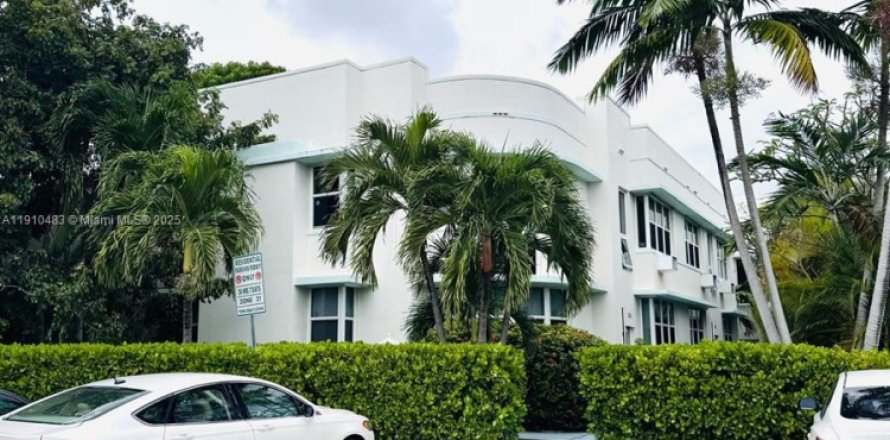 Estudio en Miami Beach, Florida № 1965906