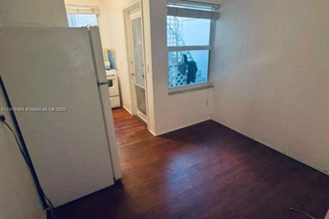 Apartamento en alquiler en Miami Beach, Florida, 46.45 m2 № 1965906 - foto 11