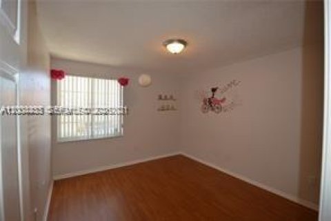 House in Pembroke Pines, Florida 4 bedrooms, 254.55 sq.m. № 2068579 - photo 6