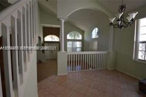House in Pembroke Pines, Florida 4 bedrooms, 254.55 sq.m. № 2068579 - photo 8
