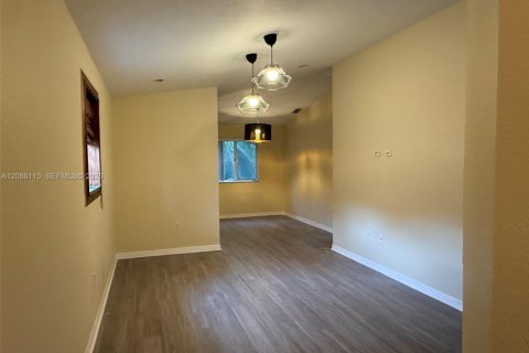 Copropriété à louer à Homestead, Floride: 3 chambres, 95.13 m2 № 2390015 - photo 2