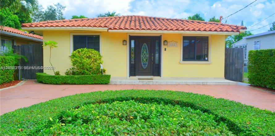 Villa ou maison à Miami, Floride 3 chambres, 139.35 m2 № 1990684