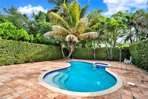 House in Miami, Florida 3 bedrooms, 139.35 sq.m. № 1990684 - photo 26