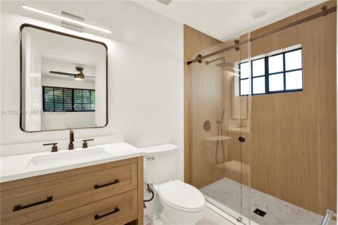 House in Miami, Florida 3 bedrooms, 139.35 sq.m. № 1990684 - photo 19