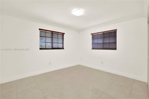 House in Miami, Florida 3 bedrooms, 139.35 sq.m. № 1990684 - photo 20