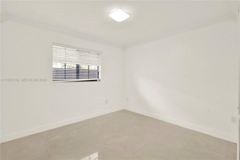 House in Miami, Florida 3 bedrooms, 139.35 sq.m. № 1990684 - photo 23
