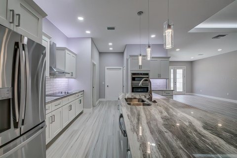 Villa ou maison à vendre à Homosassa, Floride: 4 chambres, 235.41 m2 № 1219355 - photo 21