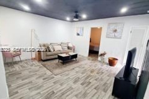 Apartment in Miami, Florida 2 bedrooms, 74.32 sq.m. № 2000297 - photo 5