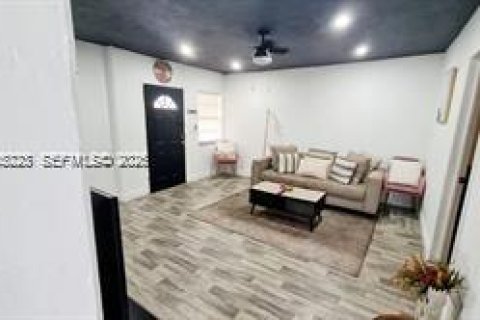 Apartment in Miami, Florida 2 bedrooms, 74.32 sq.m. № 2000297 - photo 7