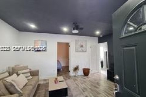 Apartment in Miami, Florida 2 bedrooms, 74.32 sq.m. № 2000297 - photo 2