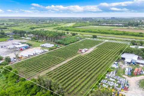 Propiedad comercial en venta en Miami, Florida № 1820320 - foto 8