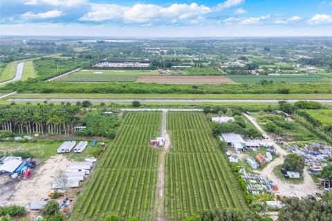 Propiedad comercial en venta en Miami, Florida № 1820320 - foto 17