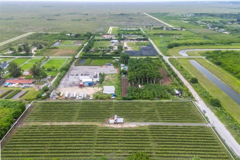 Propiedad comercial en venta en Miami, Florida № 1820320 - foto 6