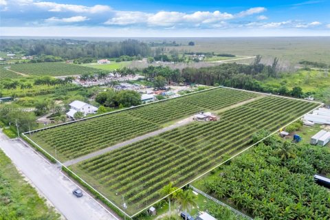Propiedad comercial en venta en Miami, Florida № 1820320 - foto 24