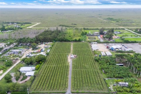 Propiedad comercial en venta en Miami, Florida № 1820320 - foto 25