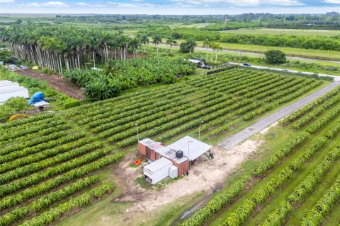 Propiedad comercial en venta en Miami, Florida № 1820320 - foto 4
