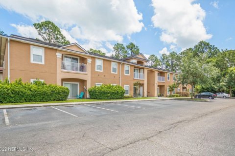 Condo in Jacksonville, Florida, 2 bedrooms  № 882141 - photo 1