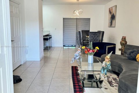 Townhouse in Miami, Florida 3 bedrooms, 133.87 sq.m. № 1867428 - photo 8