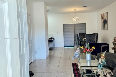 Townhouse in Miami, Florida 3 bedrooms, 133.87 sq.m. № 1867428 - photo 7