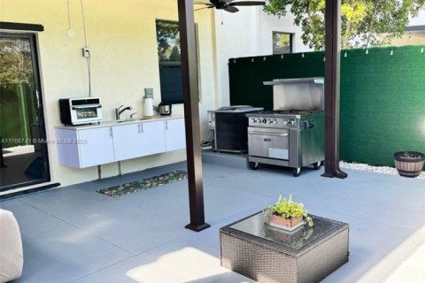Townhouse in Miami, Florida 3 bedrooms, 133.87 sq.m. № 1867428 - photo 6