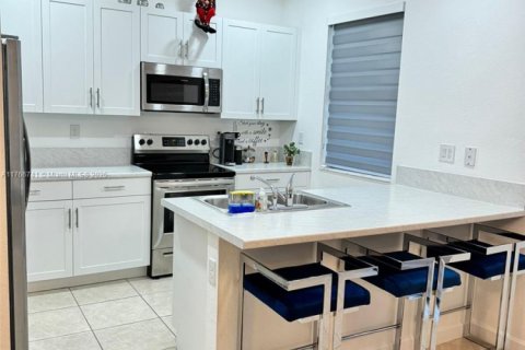 Townhouse in Miami, Florida 3 bedrooms, 133.87 sq.m. № 1867428 - photo 3