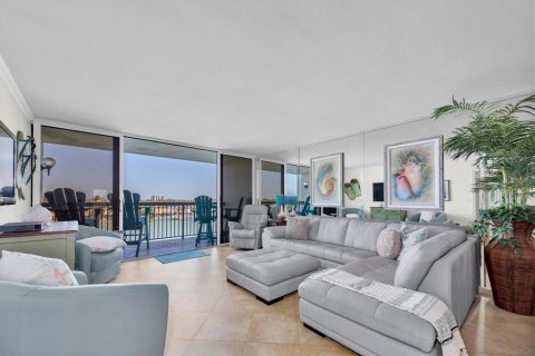 Condominio en venta en Saint Pete Beach, Florida, 2 dormitorios, 109.16 m2 № 1634086 - foto 19