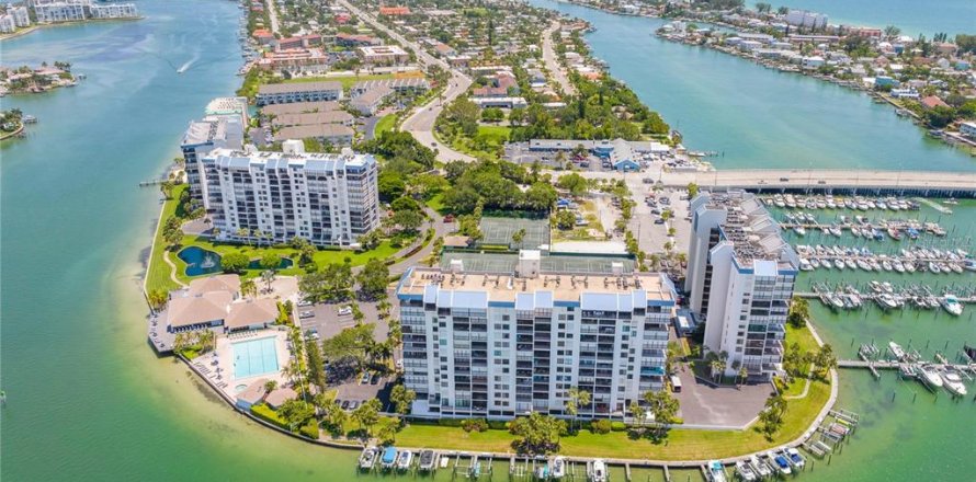 Condominio en Saint Pete Beach, Florida, 2 dormitorios  № 1634086