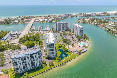 Condominio en venta en Saint Pete Beach, Florida, 2 dormitorios, 109.16 m2 № 1634086 - foto 2