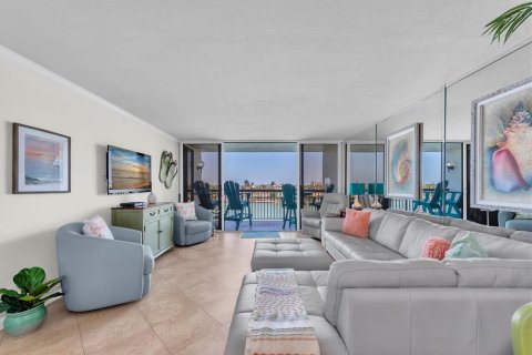 Condominio en venta en Saint Pete Beach, Florida, 2 dormitorios, 109.16 m2 № 1634086 - foto 17