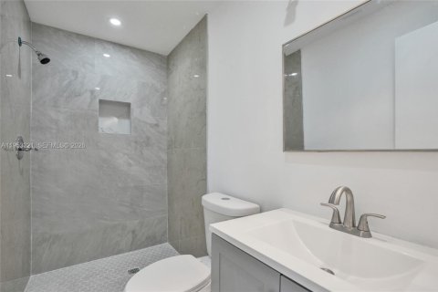 Commercial property in West Palm Beach, Florida 208.84 sq.m. № 2007595 - photo 19