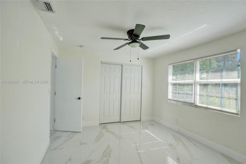 Commercial property in West Palm Beach, Florida 208.84 sq.m. № 2007595 - photo 10