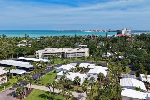 Casa en venta en Sarasota, Florida, 2 dormitorios, 135.82 m2 № 2232585 - foto 2