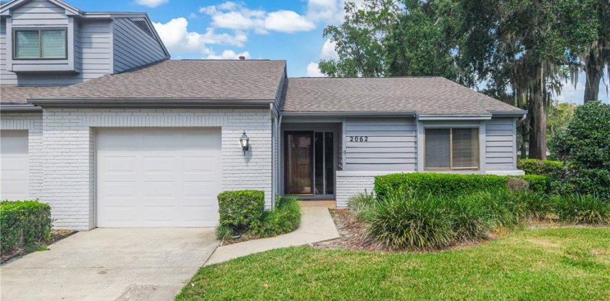 House in Ocala, Florida 2 bedrooms, 111.85 sq.m. № 2398575