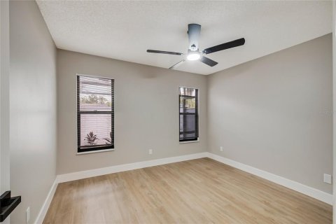 House in Ocala, Florida 2 bedrooms, 111.85 sq.m. № 2398575 - photo 24