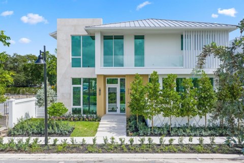 House in Delray Beach, Florida 5 bedrooms, 482.35 sq.m. № 2174046