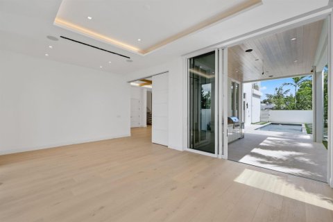 House in Delray Beach, Florida 5 bedrooms, 482.35 sq.m. № 2174046 - photo 19