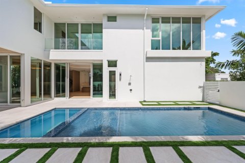 House in Delray Beach, Florida 5 bedrooms, 482.35 sq.m. № 2174046 - photo 23