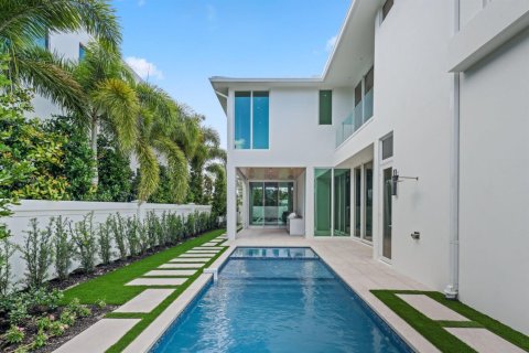 House in Delray Beach, Florida 5 bedrooms, 482.35 sq.m. № 2174046 - photo 2