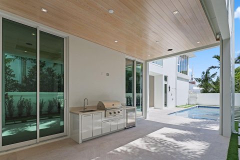 House in Delray Beach, Florida 5 bedrooms, 482.35 sq.m. № 2174046 - photo 26