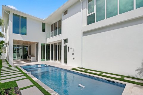 House in Delray Beach, Florida 5 bedrooms, 482.35 sq.m. № 2174046 - photo 22
