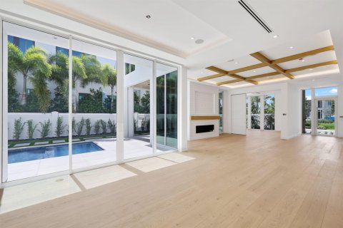 House in Delray Beach, Florida 5 bedrooms, 482.35 sq.m. № 2174046 - photo 14