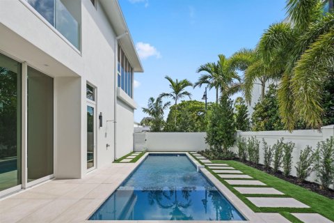House in Delray Beach, Florida 5 bedrooms, 482.35 sq.m. № 2174046 - photo 20