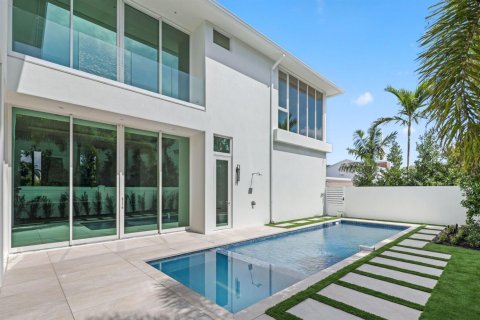 House in Delray Beach, Florida 5 bedrooms, 482.35 sq.m. № 2174046 - photo 21