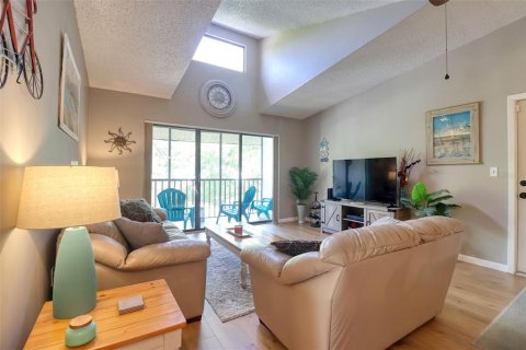 Condo in Tarpon Springs, Florida, 2 bedrooms  № 1634655 - photo 15