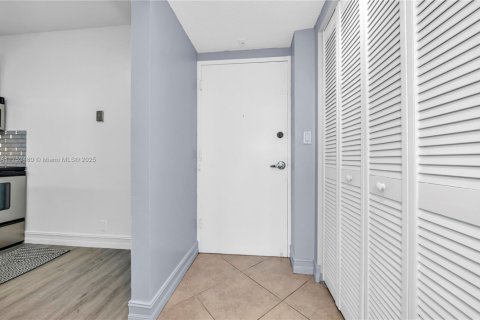 Condominio en venta en North Bay Village, Florida, 1 dormitorio, 76.83 m2 № 1839194 - foto 6