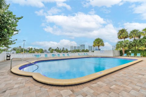 Condominio en venta en North Bay Village, Florida, 1 dormitorio, 76.83 m2 № 1839194 - foto 27