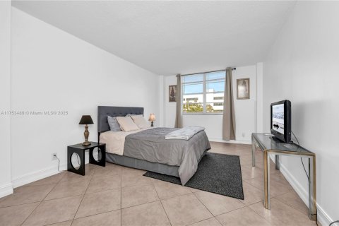 Condominio en venta en North Bay Village, Florida, 1 dormitorio, 76.83 m2 № 1839194 - foto 19