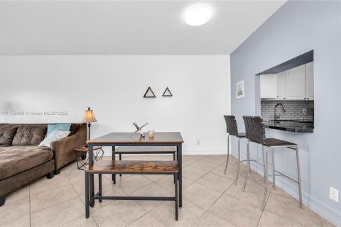Condominio en venta en North Bay Village, Florida, 1 dormitorio, 76.83 m2 № 1839194 - foto 11