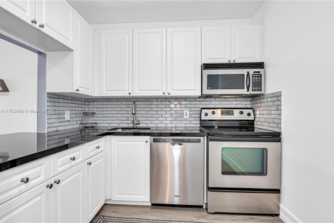 Condominio en venta en North Bay Village, Florida, 1 dormitorio, 76.83 m2 № 1839194 - foto 8