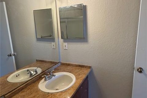 Condo in Lutz, Florida, 2 bedrooms  № 2217778 - photo 27